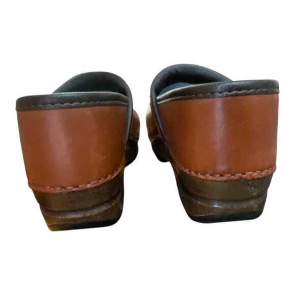 Dansko XP Slip Resistant Clog Nurse Shoes Womens Size EUR 35 US 5 Brown Slip Ons - Picture 8 of 16